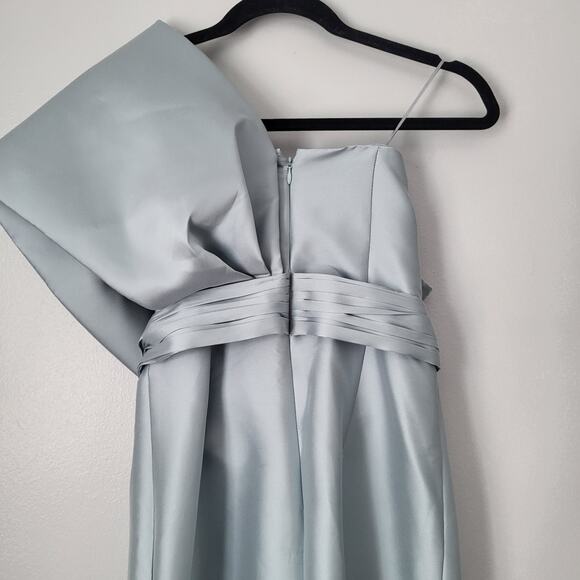 $895 Sachin & Babi Hannah Ash Blue One-Shoulder Satin Gown Maxi Dress Sz 4 - Picture 15 of 16